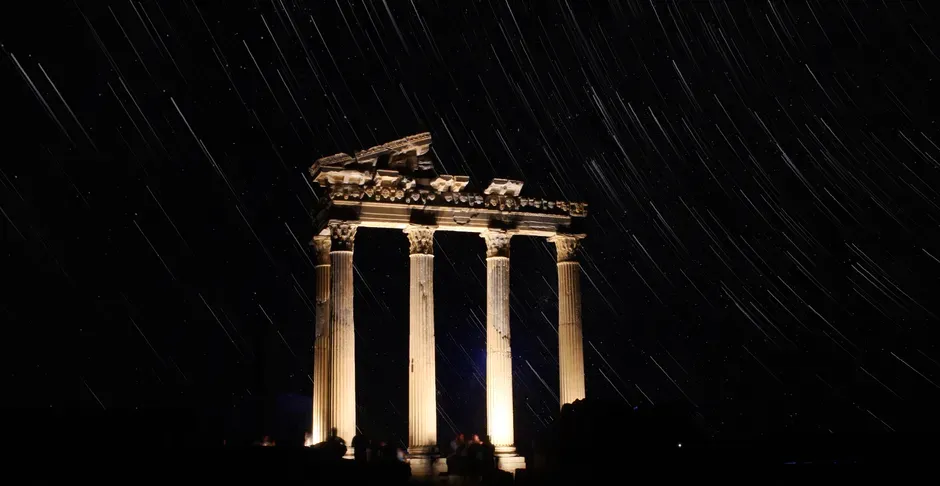 5. The Greek Parapegmata and Seasonal Star Calendars (Image Credits: Pexels)