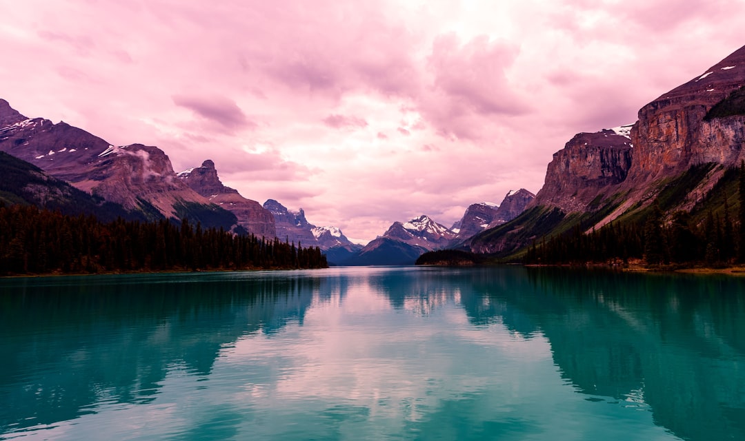 Cascade Range: Smoke, Sea Air, and the Color Machine (Image Credits: Unsplash)