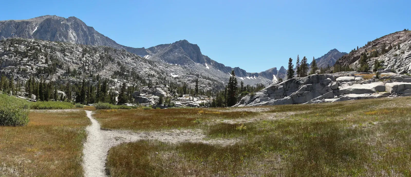 The High Sierra and John Muir Trail Corridor, California: Long Distances and Quiet Disappearances (Mount Crocker and Red and White Mountain from McGee Pass Trail, CC BY 2.0)