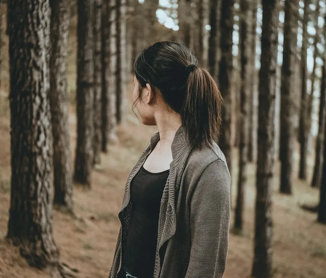 The Ancient Survival Logic Behind Feeling Watched (Image Credits: Unsplash)