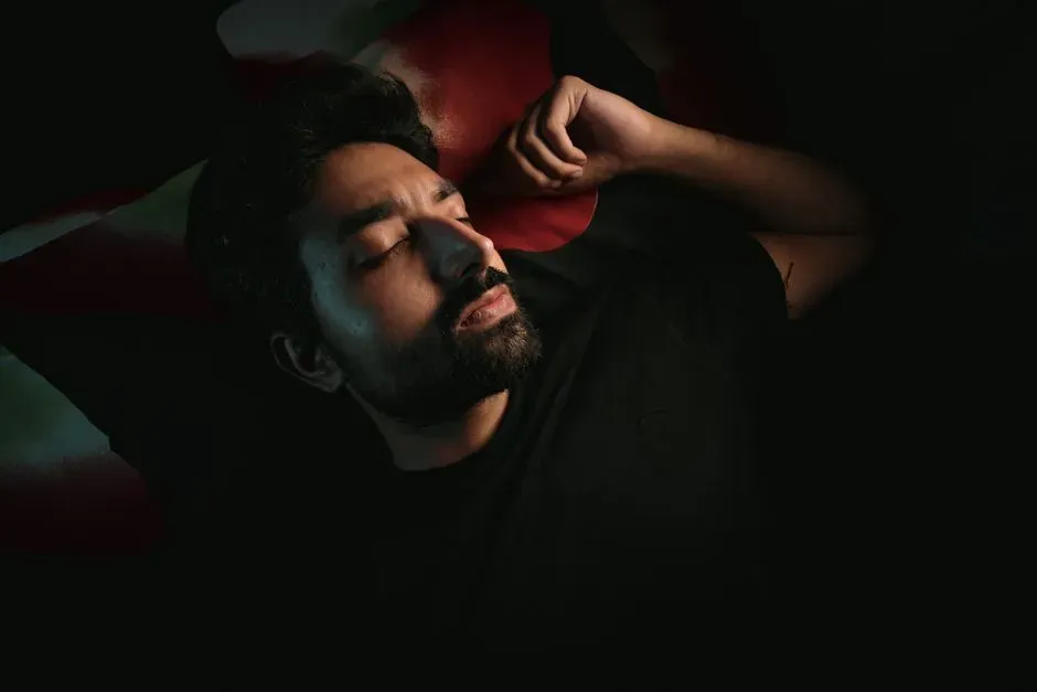 Personality Traits: Who Is Most Likely to Need Pitch‑Black Sleep? (Image Credits: Pexels)