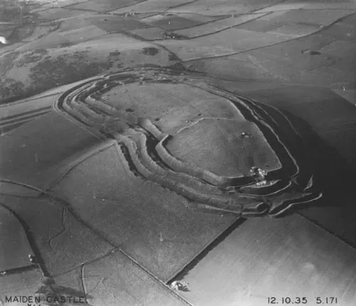 #6 - The Sliding Hillfort of Maiden Castle, England (Ashmolean Museum, Public domain)