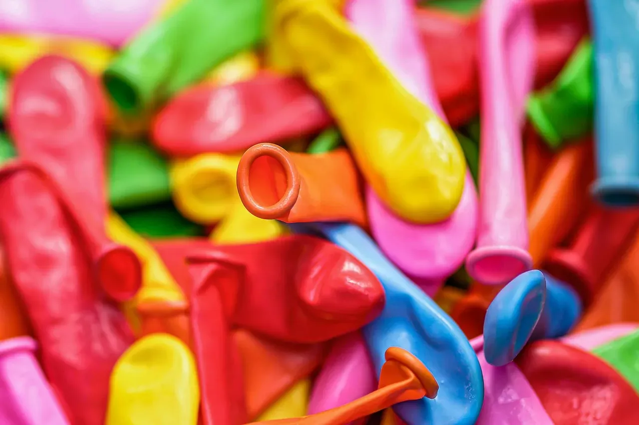 Rubber That Shrinks When Heated (Image Credits: Pixabay)