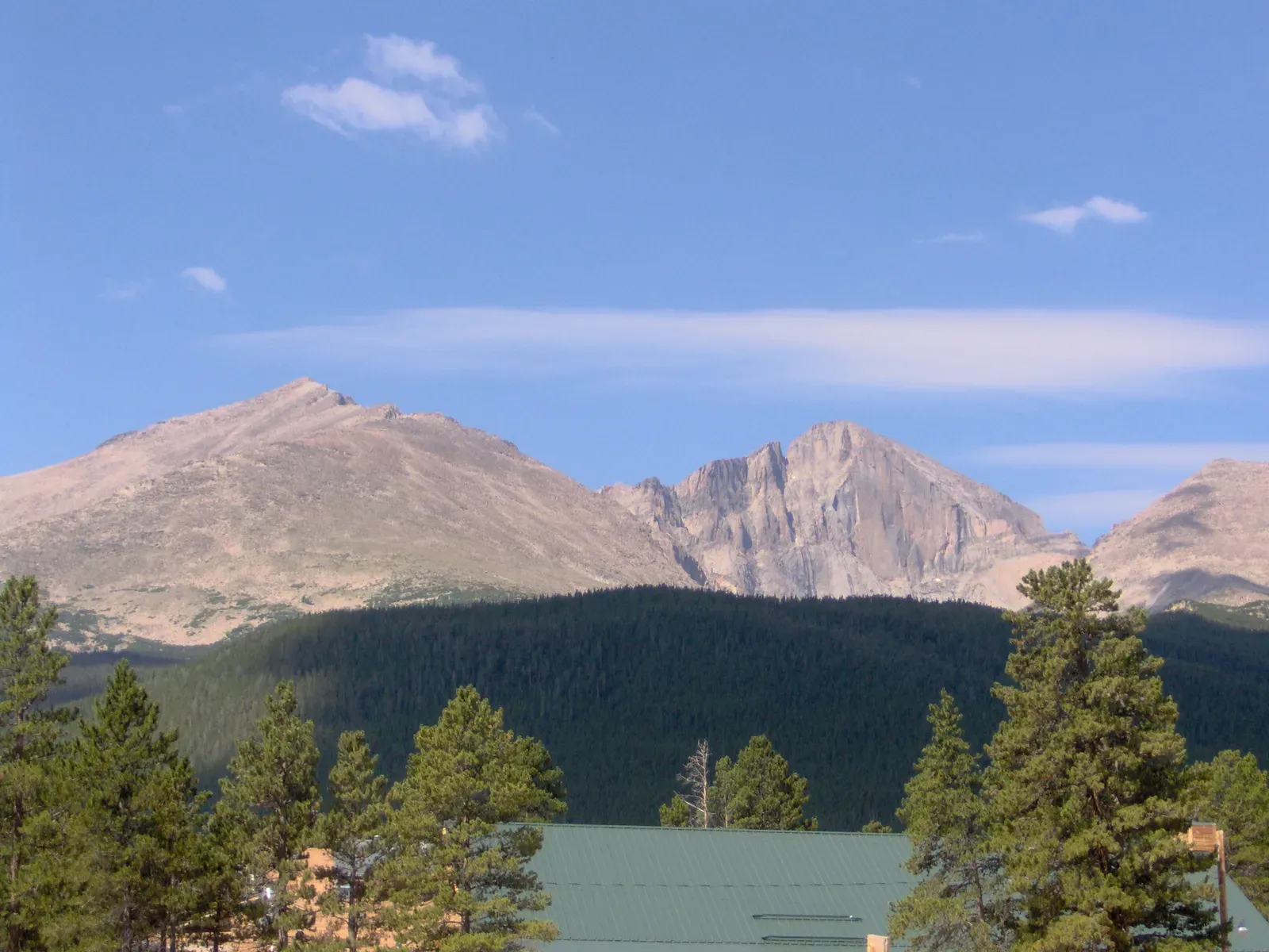 3. Rocky Mountain National Park, Colorado: Ancient Crust Lifted Toward the Sky (By Nyttend, Public domain)