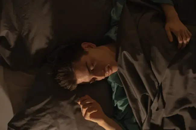 7. Your Chronotype Is Real - And Fighting It Makes Sleep Much Harder (Image Credits: Pexels)