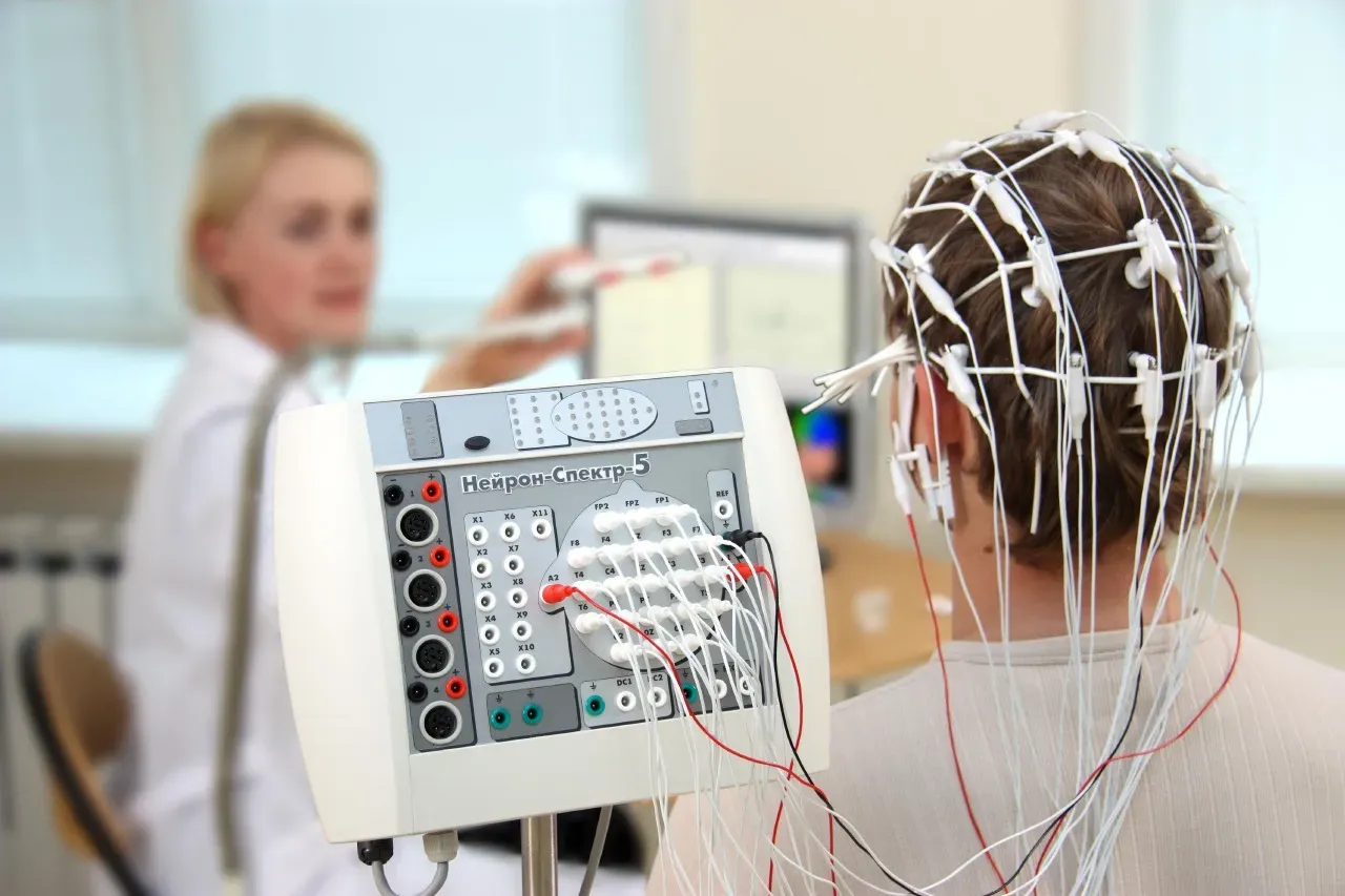 EEG Surprises: Gamma Waves At The Edge Of Life (By Baburov, CC BY-SA 4.0)