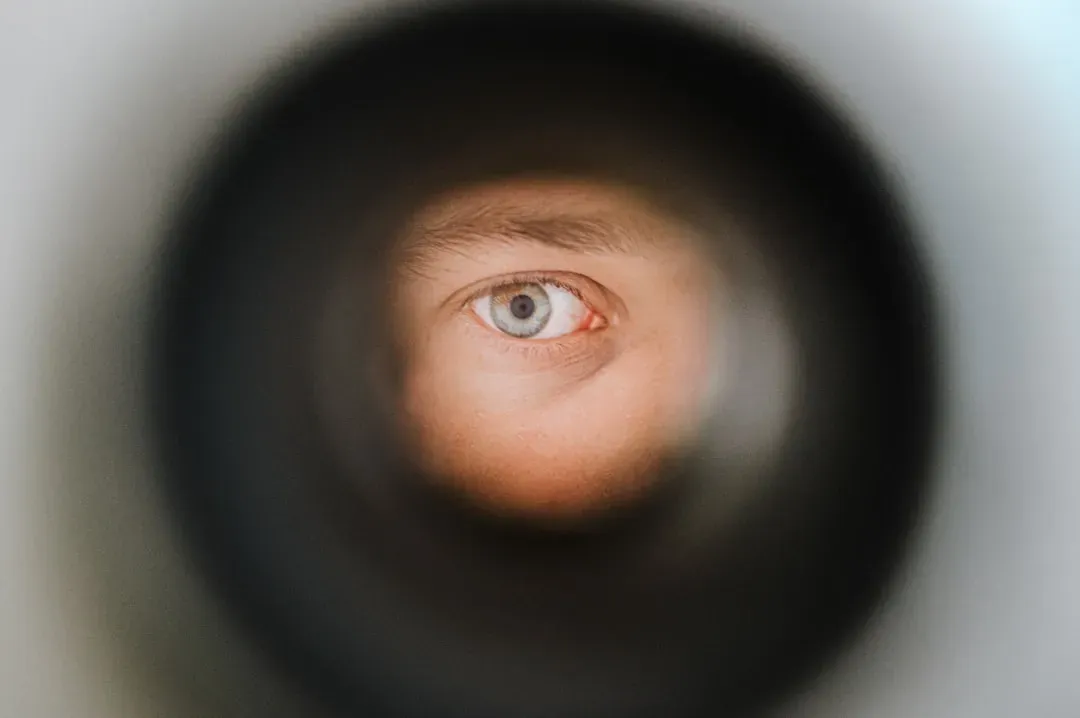 Why Your Brain Assumes There Is a Watcher, Even in the Dark (Image Credits: Unsplash)