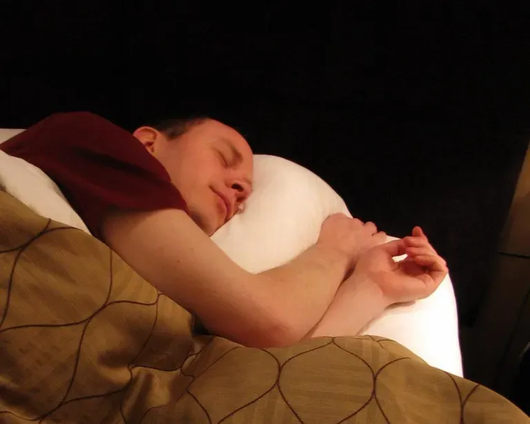 Building Better Sleep: Simple Habits That Help Your Brain Thrive (Image Credits: Flickr)