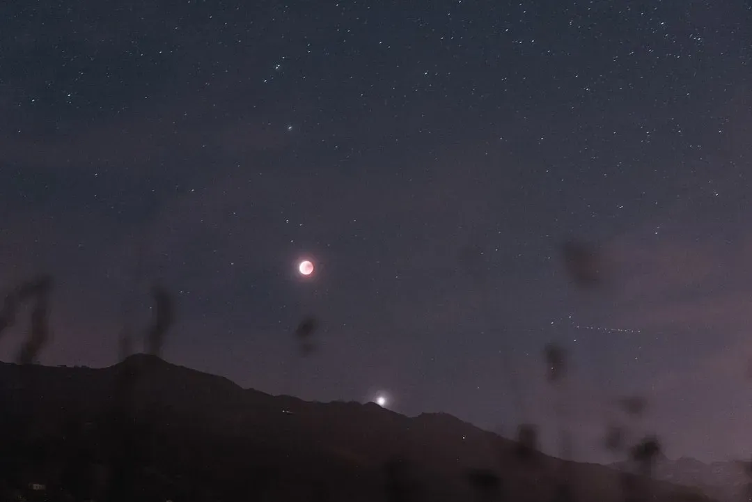 Bright Planetary Oppositions: When Planets Put On Their Best Show (Image Credits: Unsplash)