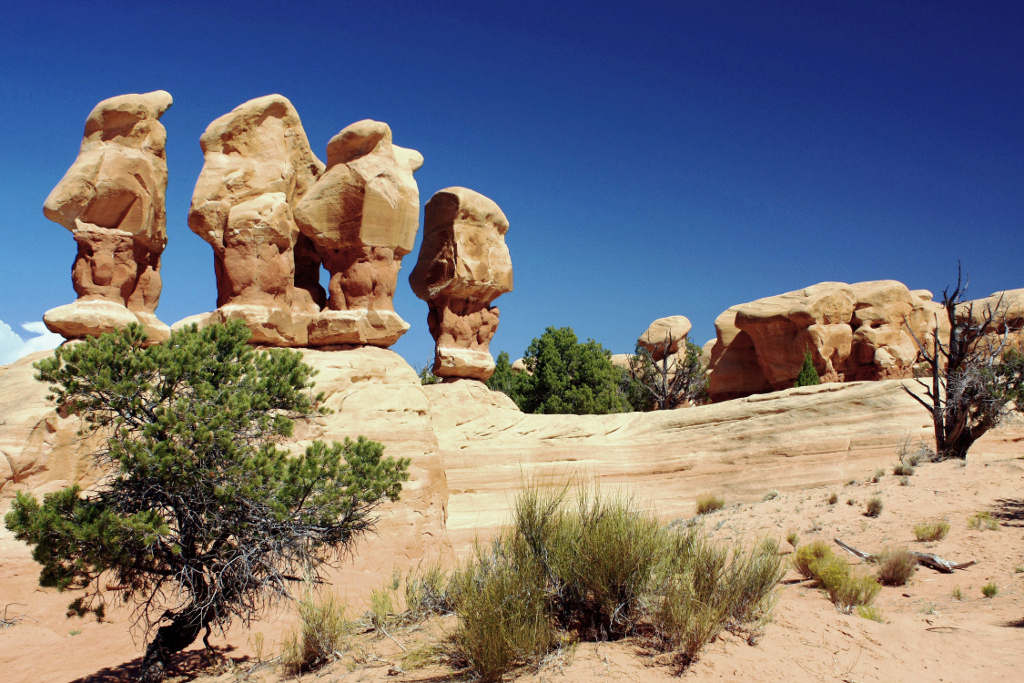 Devil's Garden: A Playground of Stone Sculptures (Image Credits: Wikimedia)