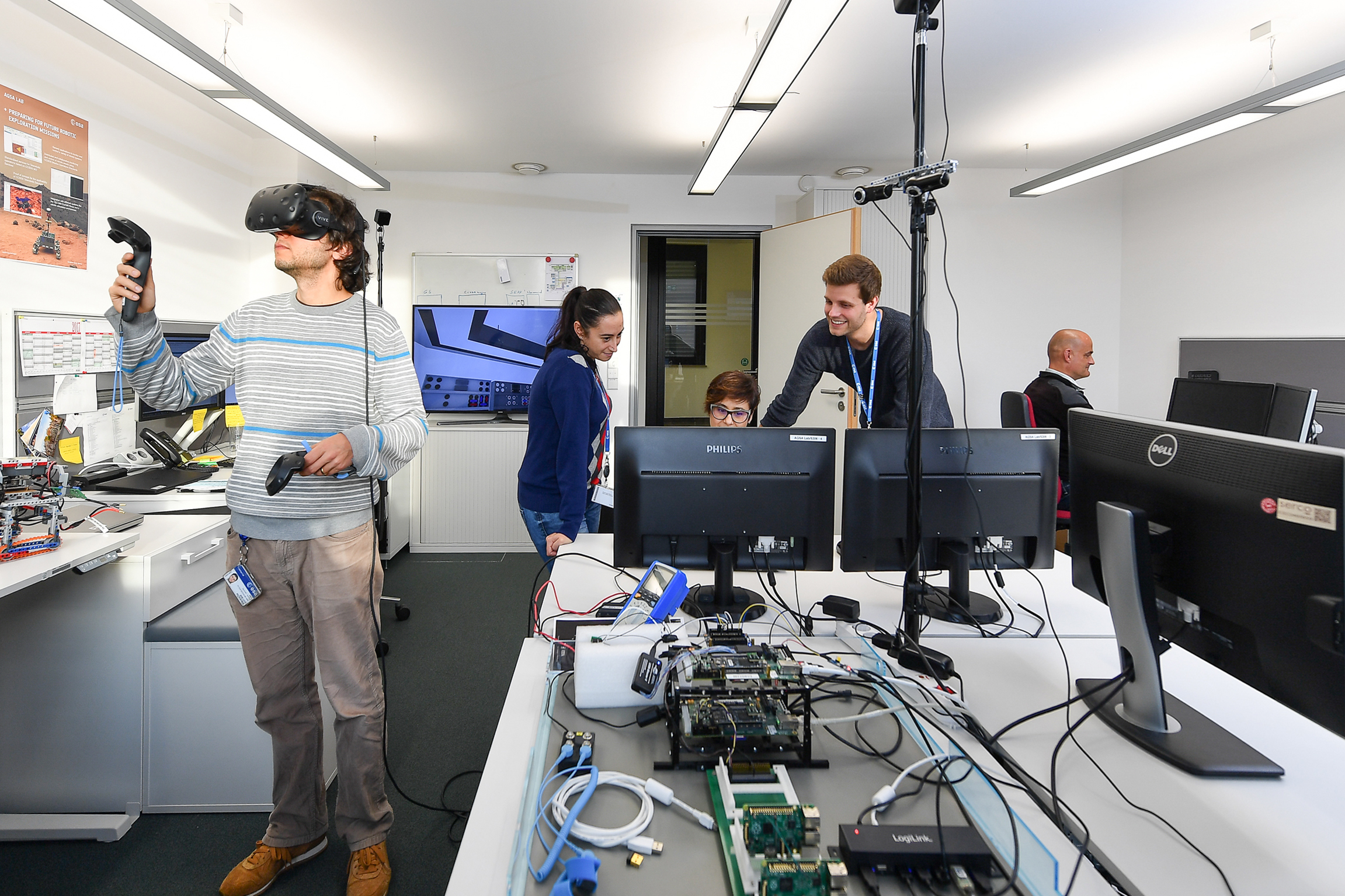 Virtual Reality Breakthroughs: Creating Déjà Vu in the Lab (Image Credits: Wikimedia)