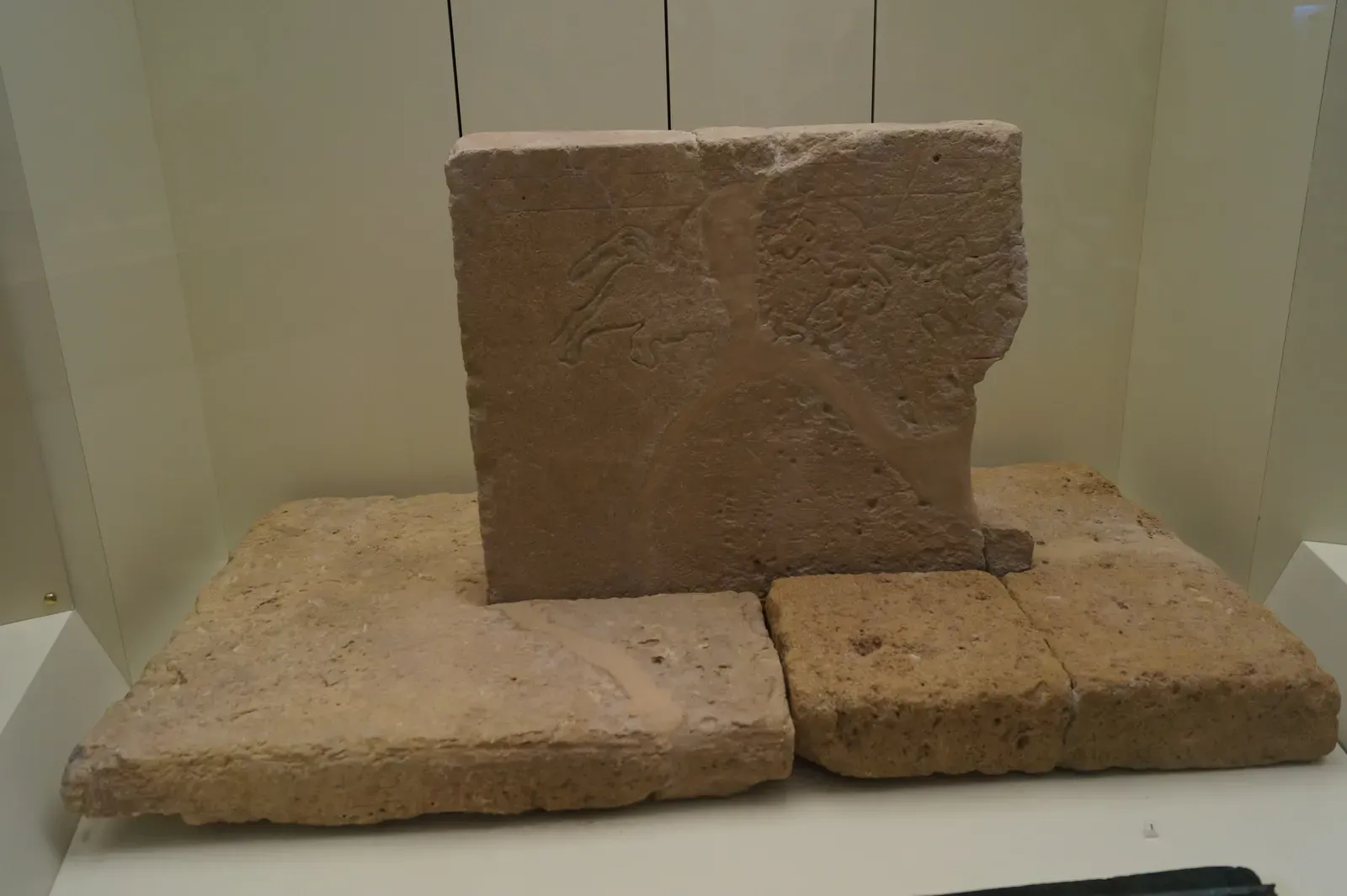 #6 Mycenaean Shaft Graves and Their “Second Lives” (By Schuppi, CC BY-SA 3.0)