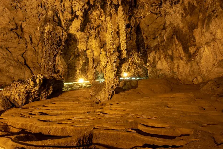 Sinkhole Clusters and “Karst Megastructures” in China and Mexico (Image Credits: Pexels)