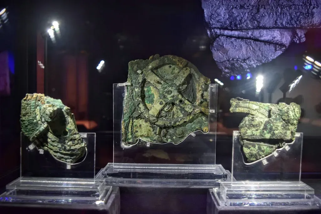 #11 - The Antikythera "Extra" Gears That Broke the Planetarium Story (Weekend Wayfarers, Flickr, CC BY 2.0)