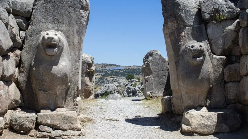 The Hittites: The “Phantom” Empire Behind Bronze Age Legends (Image Credits: Pexels)