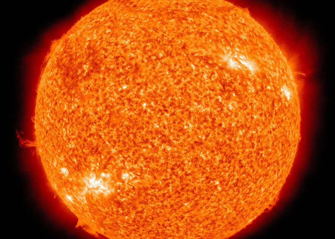 The Carrington Event of 1859: When the Sun Attacked the Telegraph (Image Credits: Pixabay)