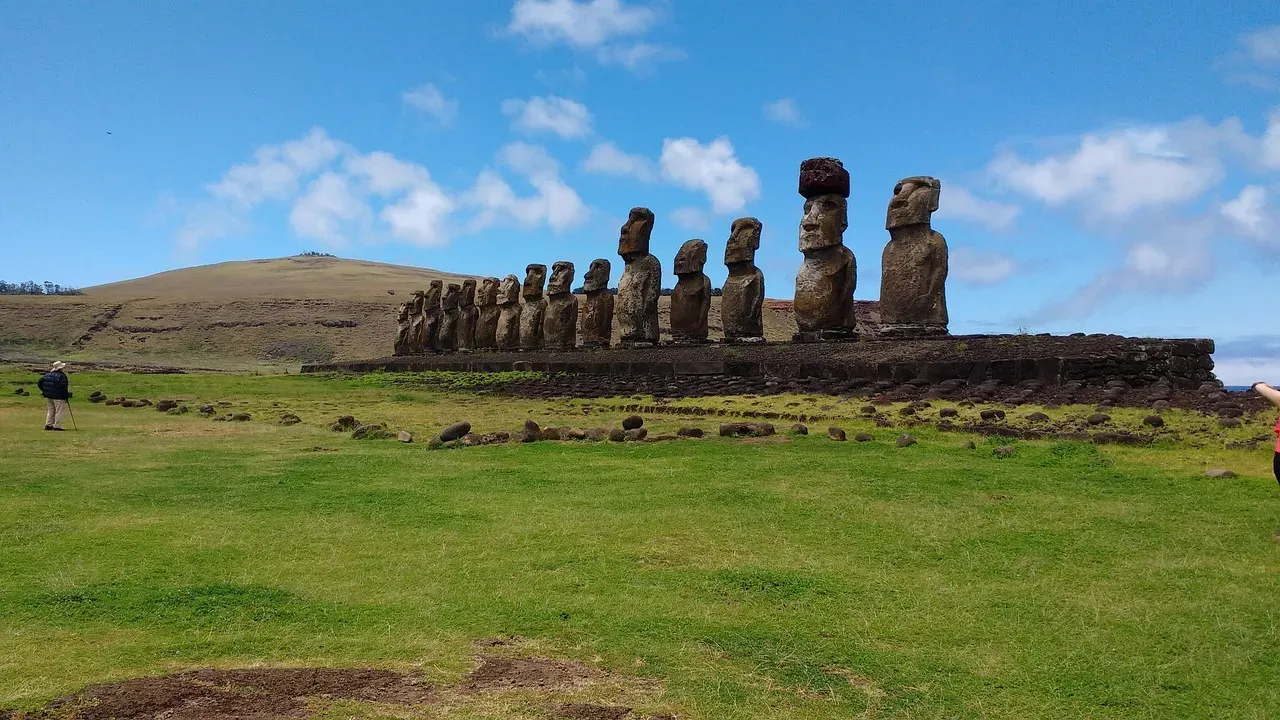 #11 - Rapa Nui (Easter Island) Statue Transport & Erection (Image Credits: Pixabay)