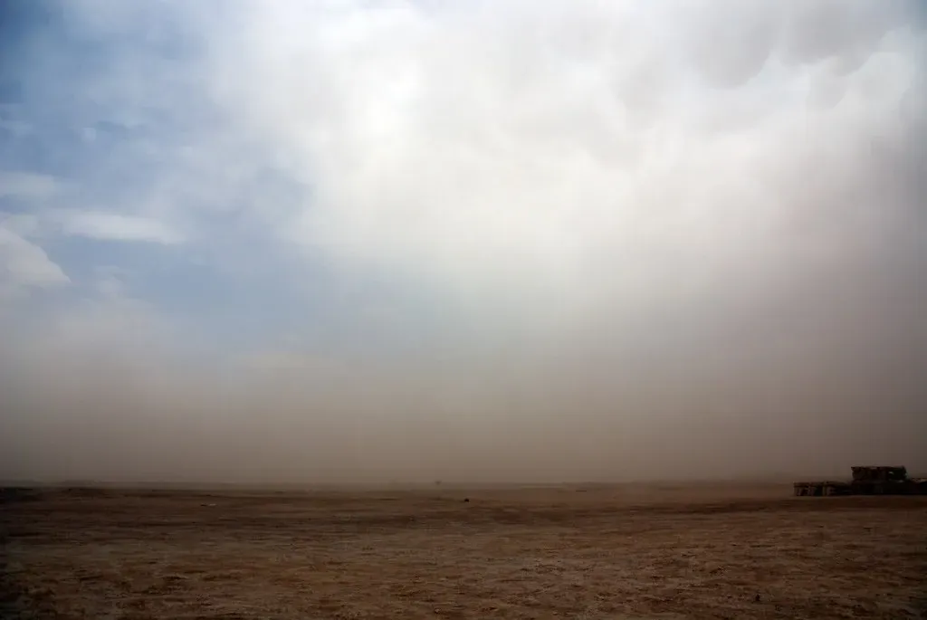 5. The So-Called Sumerian “Black Storm” Motif and Dust-Laden Skies (Elliott Plack, Flickr, CC BY-SA 2.0)