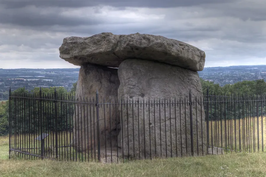 Quarrying the Giants: Cutting Stone with Simple Tools (Image Credits: Flickr)