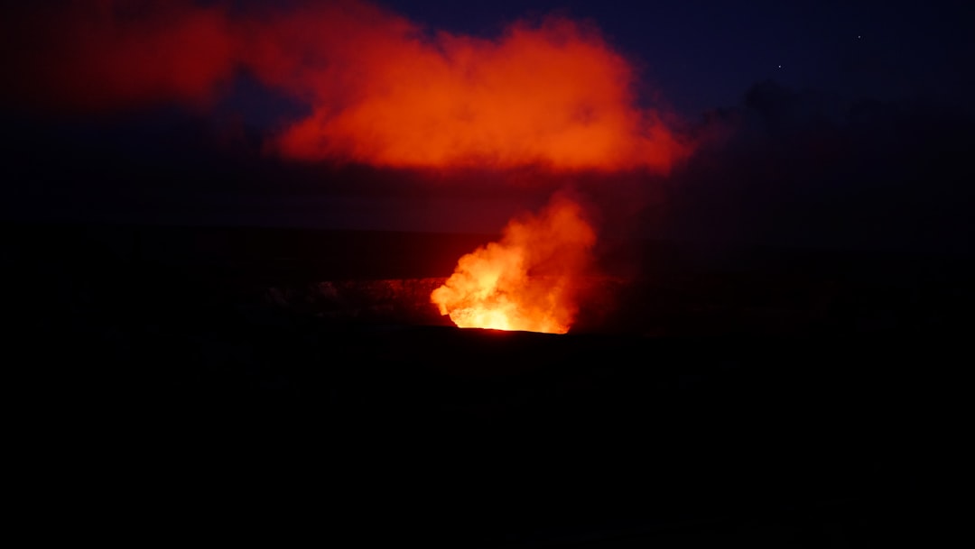 Hawaii’s Restless Duo: Kīlauea and Mauna Loa (Image Credits: Unsplash)