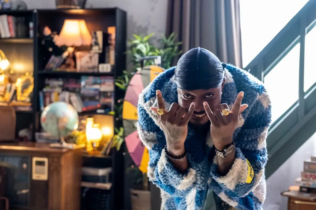 Shared Realities and Conflicting Perceptions in a Connected Age (Image Credits: Unsplash)