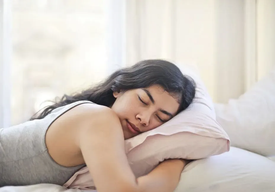 Your Hormones Quietly Reset Your Metabolism and Hunger (Image Credits: Pexels)