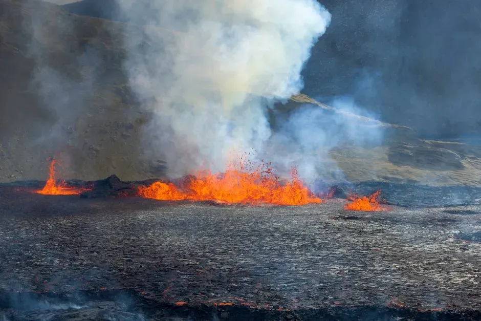 Volcanic Calderas Where Magma and Gas Create a Planetary Subwoofer (Image Credits: Pexels)