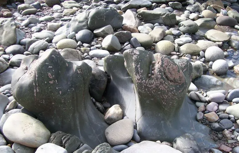 How You Can Engage With Earth’s Strangest Places (Image Credits: Wikimedia)