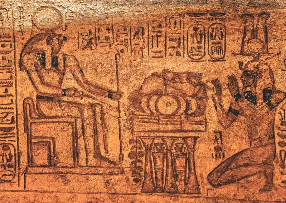 #11 - Ur's Royal Cemetery Shows Ancient Grave Robbers Working in Shifts (Image Credits: Pexels)