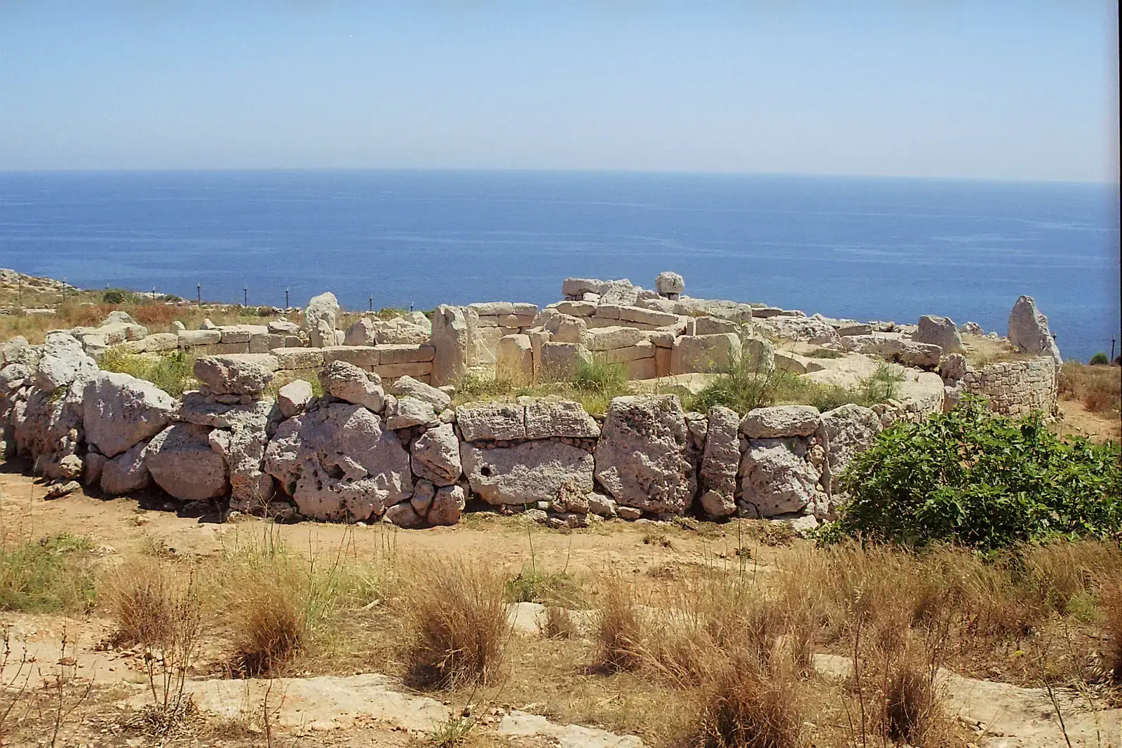 5. Mnajdra Temple Alignments in Malta: Solstices in Stone With Silent Origins (By Silar, CC BY-SA 4.0)