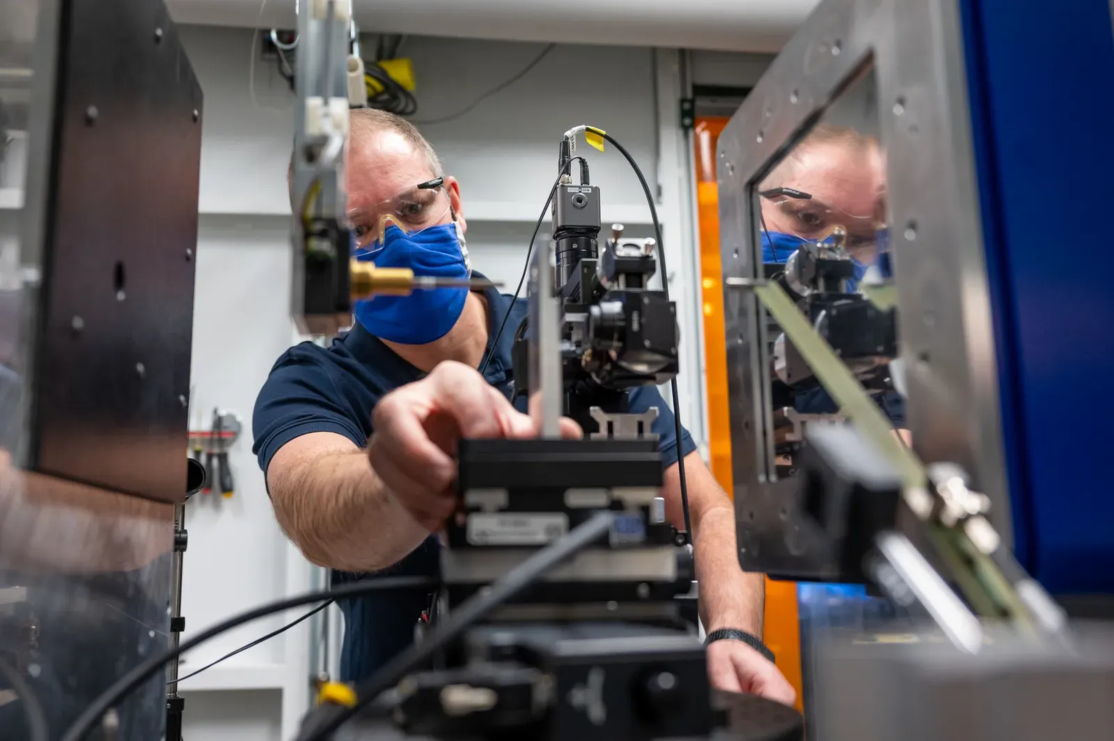 #1 - The Cross-Discipline Discovery That Threatened Everyone's Story (APS Beamline Scientists, Public domain)