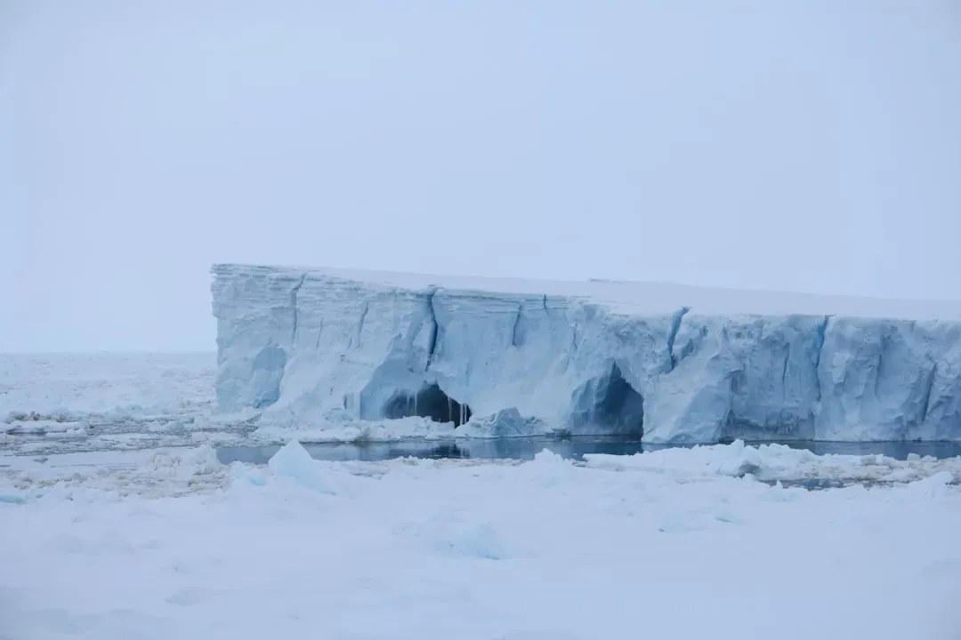 Ice from Antarctica Holds Water Older Than Human Civilization (Image Credits: Unsplash)