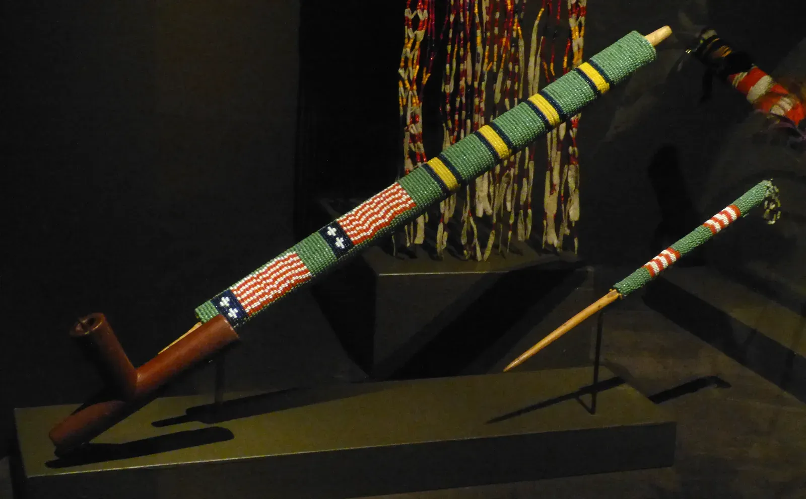 The Sacred Pipe Ceremony: A Direct Line to the Divine (Image Credits: Wikimedia)