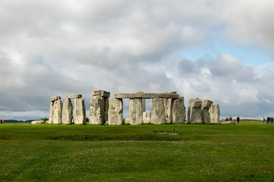 1. Stonehenge, England – The Icon That Refuses To Explain Itself (Image Credits: Pexels)