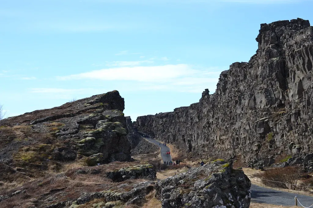 Breaking Apart: How Rifts and Oceans Are Born (ewg4xuva, Flickr, CC BY-SA 2.0)