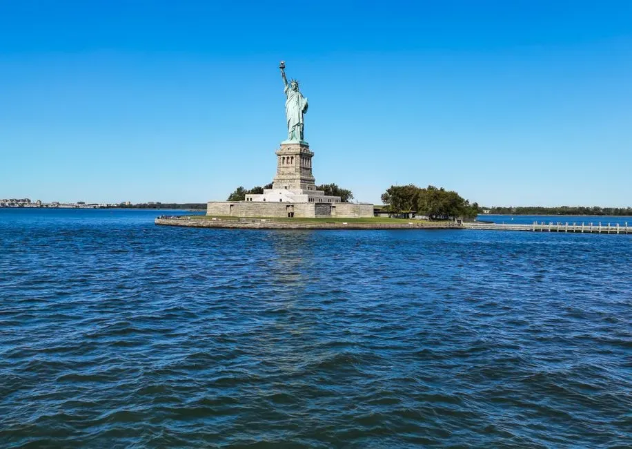 What Engineers Actually Measure Under Liberty Island (Image Credits: Pexels)