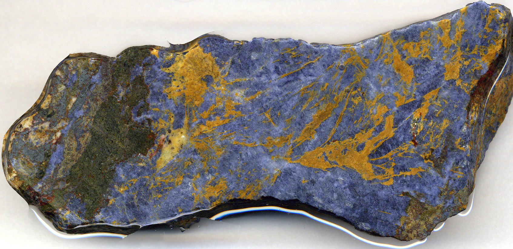 The Hidden Clues (Image Credits: Wikimedia)