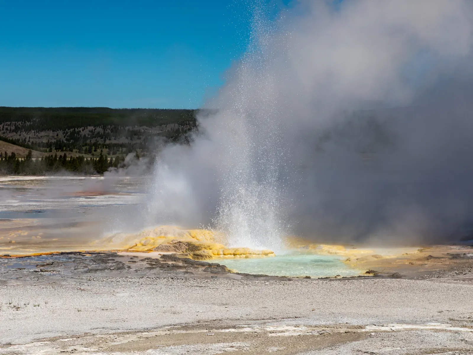 A Violent Past: Yellowstone’s Three Giant Eruptions and What They Mean (By Dietmar Rabich, CC BY-SA 4.0)