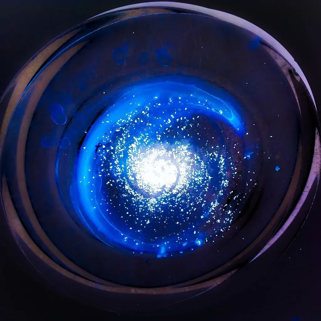 A New Way to Measure the Universe: Gravitational Lensing and Time Delays (24hertz, Flickr, CC BY-SA 2.0)