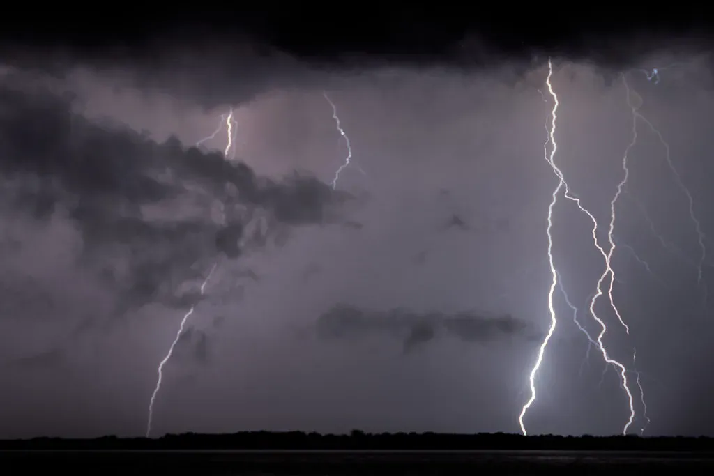 4. Catatumbo Lightning: A Storm That Almost Never Stops (ferjflores, Flickr, CC BY-SA 2.0)