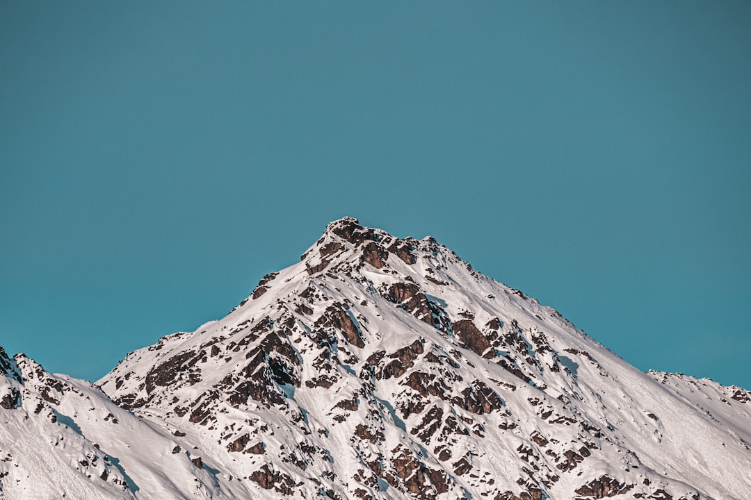 What Scientists Mean by a Mountain’s Hum (Image Credits: Unsplash)