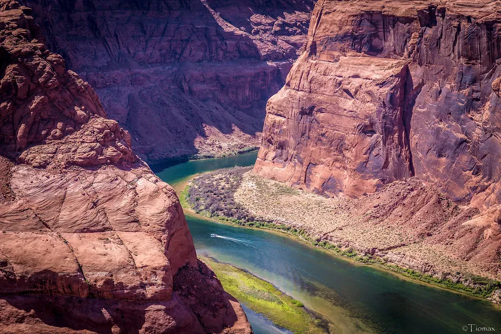 The Colorado River's Role - A Carver Still at Work (Tiomax80, Flickr, CC BY 2.0)