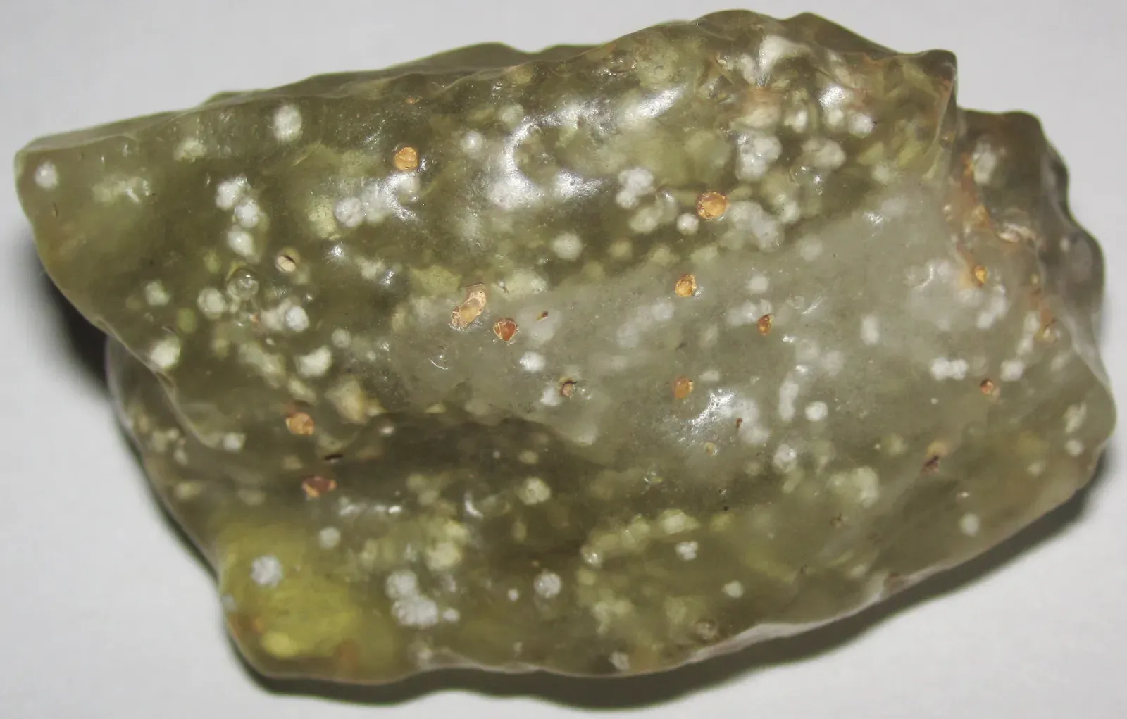 #3 Tektites: Glass That Doesn’t Match Its Crater (By James St. John, CC BY 2.0)