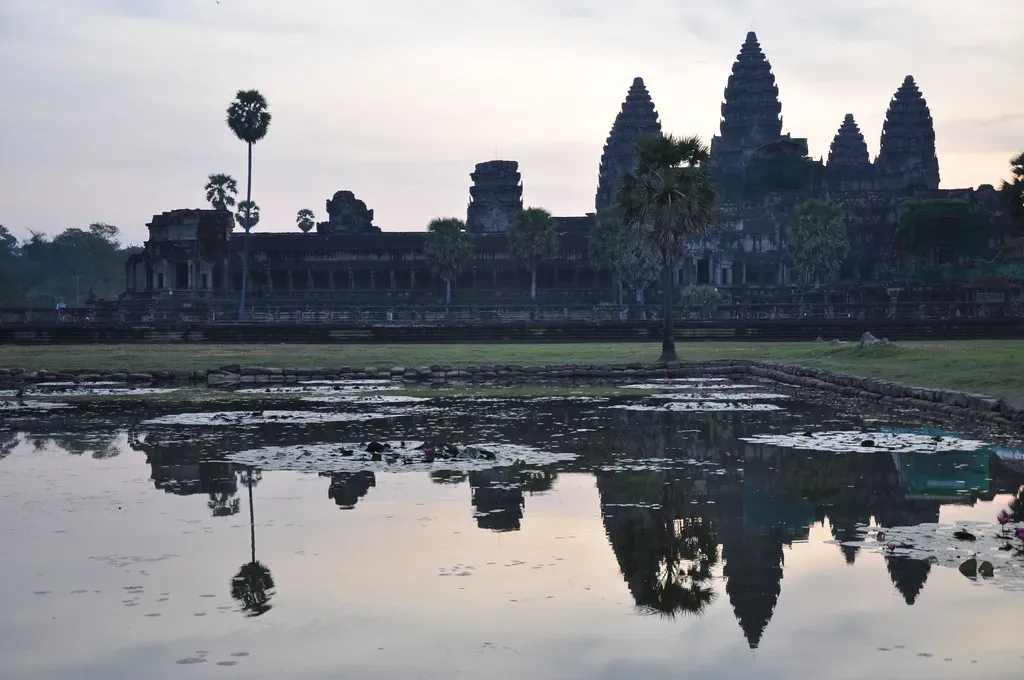Angkor Wat, Cambodia: A Stone City on Water‑Logged Ground (Jorge Lascar, Flickr, CC BY 2.0)