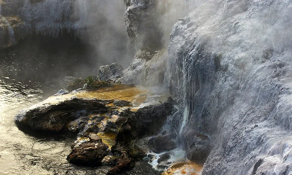 The Mantle: A Slow-Moving World of Impossible Heat (scott1346, Flickr, CC BY 2.0)