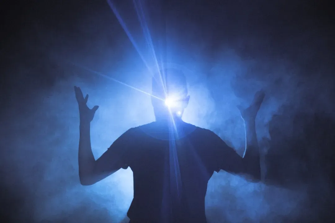 Between Seizures and Spirits: Epileptic Auras and Religious Visions (Image Credits: Unsplash)