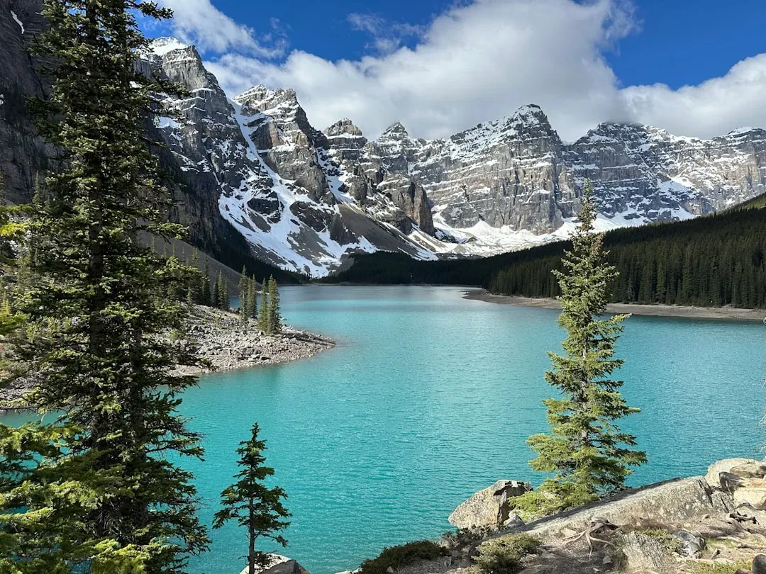 Moraine Lake, Canada: Rock Flour Turning Sunlight Into Turquoise (Image Credits: Unsplash)