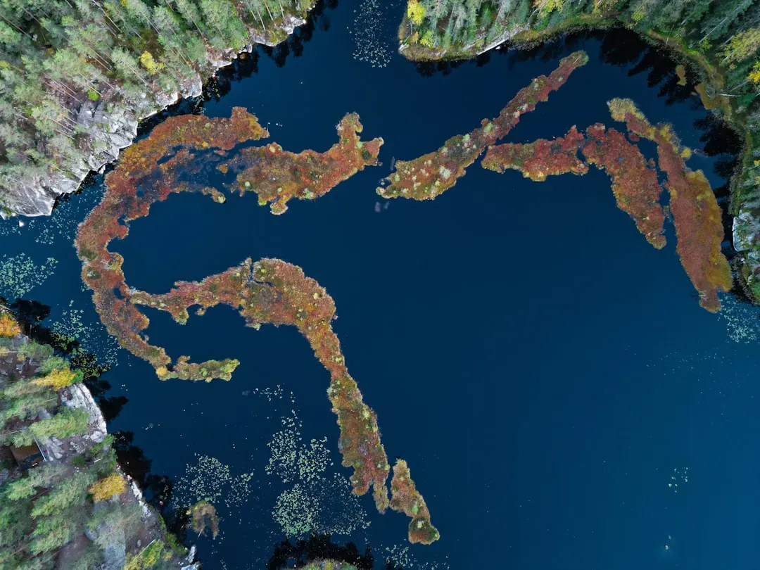 Titan’s Alien Chemistry: Methane Lakes and Exotic Possibilities (Image Credits: Unsplash)