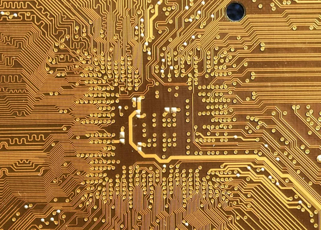 5. Reversible Computing and Quantum Simulations Are Testing Time in the Lab (Image Credits: Unsplash)