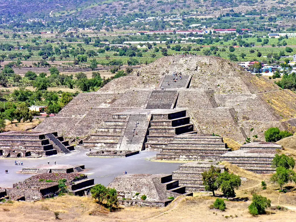#8 - The Straight Tunnels Beneath Teotihuacan, Mexico, Built for an Audience That Never Came (dgjarvis10@gmail.com, Flickr, CC BY-SA 2.0)